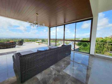 Villa 3 kamar tidur dengan ocean view di Jimbaran