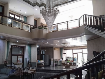 Rumah Area Komersial Raya Dharmahusada MERR Seberang Galaxy Mall