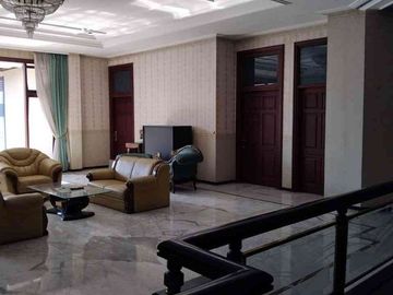 Rumah Area Komersial Raya Dharmahusada MERR Seberang Galaxy Mall