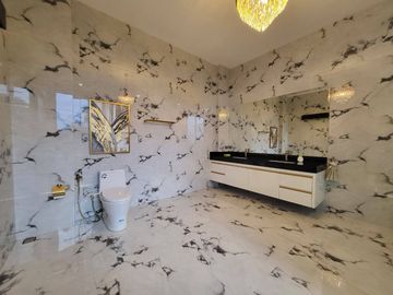 LUXURY VILLA 4 LANTAI VIEW OCEAN AIRPORT DI PURI GADING JIMBARAN DEKAT GWK