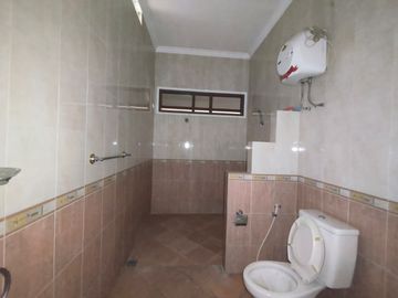 Dijual rumah siap huni 2 lantai di Batununggal