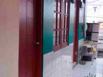 Di Jual Cepat Rumah induk dan kontrakan 3 pintu