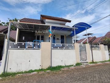 Dijual Rumah Minimalis Terawat Potensi Income Siap Huni Lingkungan Nyaman Lokasi Dekat Pusat Kota dan Kampus di Villa Bukit Tidar