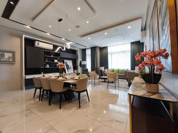 Compound Type 4 Storey Luxury Townhouse For Sale with 4 Bedrooms in Santa Cruz Manila-JV2
