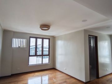 On-going 4 Storey Townhouse Units Located in Laging Handa Quezon City Preselling-JV2