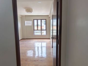 On-going 4 Storey Townhouse Units Located in Laging Handa Quezon City Preselling-JV2