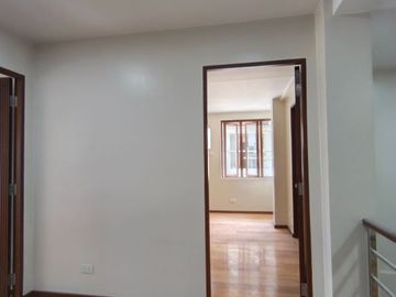 On-going 4 Storey Townhouse Units Located in Laging Handa Quezon City Preselling-JV2
