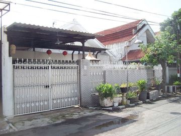 Rumah di Darmo Permai Timur