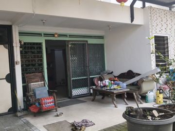 Rumah di Darmo Permai Timur
