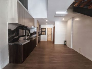 4 Storey Townhouse For Sale in Cubao Quezon City with Roof Deck and 5 Bedrooms-JV2