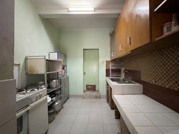 RUMAH LUAS DI TEBET, JALAN LEBAR, GA ADA LAGI YANG LEBIH MURAH DARI INI !