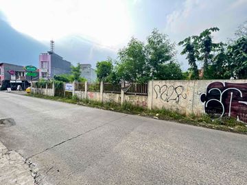 Disewakan tanah luas 2 muka di pinggir jalan raya dekat pintu tol sawangan