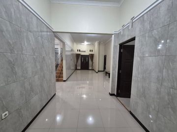 Jual rumah bagus siap huni di rungkut menanggal surabaya timur