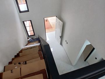Dijual Rumah Strategis di Cluster Santiago Delatinos BSD, Tangerang Selatan