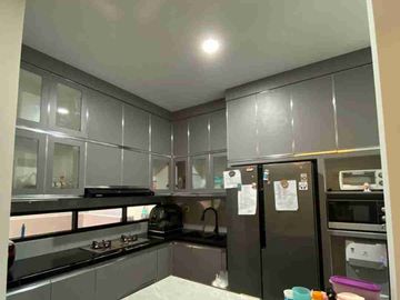 Rumah cantik 2 Lantai siap huni di Seruni Hills Kranggan Cibubur