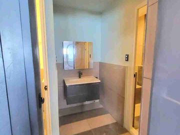 2 Storey 5 Bedroom House and Lot with 6 Car Ports For Rent at Corazon de Jesus San Juan City