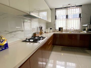 DIJUAL FULLY FURNISHED LAKEWOOD NAVAPARK BSD - Kondisi Mewah Like New seperti rumah contoh  RUMAH SIAP HUNI SANGAT TERAWAT  📍 LAKEWOOD, NAVA PARK, BS