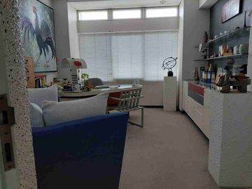 Murah!! Rumah 3 Lantai Minimalis Dekat Boulevard Raya 10x20