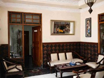 Dijual Rumah Etnik Jawa dan 4 ruko di jl Langenastran lor panembahan Yogyakarta