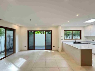 GREENWOODS EXECUTIVE VILLAGE PHASE 2 MODERN HOUSE FOR SALE