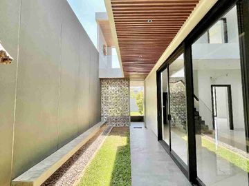Dijual Rumah di Bukit Mediterania Somerset Citraland Surabaya