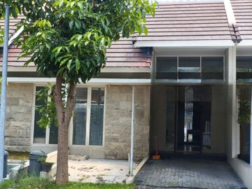 NORTHWEST PARK , Hadap : UTARA Sertifikat : SHGB
