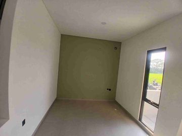 Dijual Rumah Minimalis Cantik Bebas Banjir Di Kemang Pratama. Kota Bekasi