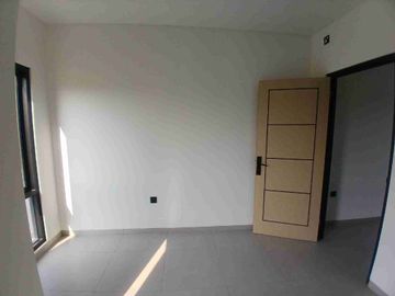Dijual Rumah Minimalis Cantik Bebas Banjir Di Kemang Pratama. Kota Bekasi