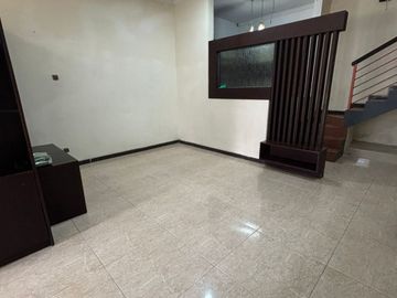 Dijual rumah Mulyosari Tengah (dekat taman)