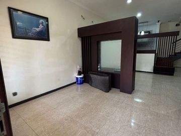 Dijual rumah Mulyosari Tengah (dekat taman)