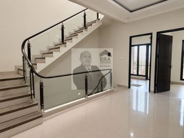 Rumah Baru!! Siap Huni Rumah Modern 3 Lantai di Rawamangun. Lihat Pasti Suka!