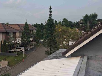 Dijual Rumah Mewah Semi Furnished Tingkat 3 Lantai di Perumahan Citragrand, Semarang