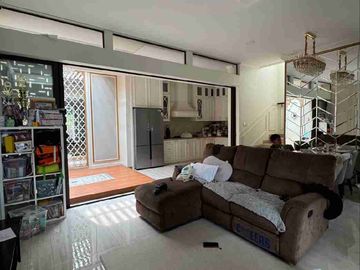 Rumah cakep  Flora tipe Freya premium full furnish upgrade dengan 4 KT dan carport 2 mobil + canopy