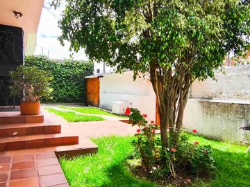 VENDO CASA 418 m2, TERRENO y 600 m2,  de CONSTRUCCIÓN - IDEAL OFICINAS o EDIFICIO 8 PISOS.