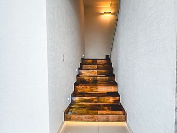 CASA EN VENTA CON RECÁMARA EN PLANTA BAJA EN LOMAS DE ANGELÓPOLIS III.