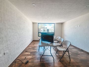 CASA EN VENTA CON RECÁMARA EN PLANTA BAJA EN LOMAS DE ANGELÓPOLIS III.