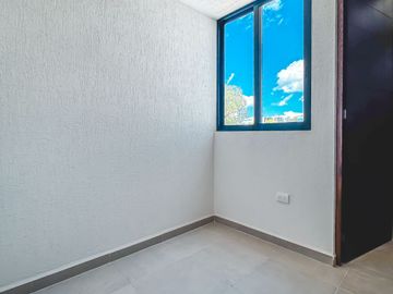 CASA EN VENTA CON RECÁMARA EN PLANTA BAJA EN LOMAS DE ANGELÓPOLIS III.