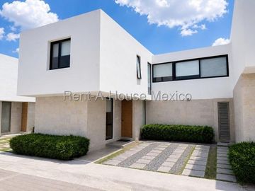 Zibatá, VENTA. Casa de 4 recámaras con 1 en planta baja y cuarto de TV