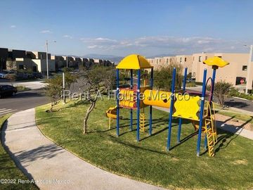 Zibatá, VENTA. Casa de 4 recámaras con 1 en planta baja y cuarto de TV