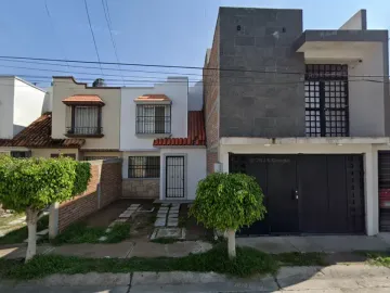 Casa en Venta de Remate en Paseo de la Castellana, León de los Aldama, Gto.