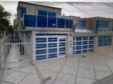 VENDO EXCELENTE CASA DE 365 m2 EN MODELIA, BOGOTÁ D.C.