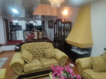 VENDO EXCELENTE CASA DE 365 m2 EN MODELIA, BOGOTÁ D.C.