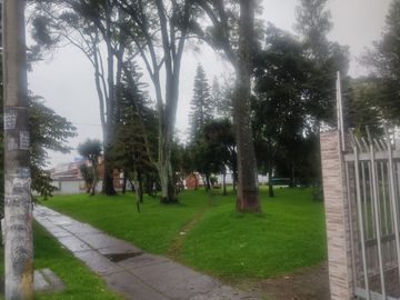 VENDO EXCELENTE CASA DE 365 m2 EN MODELIA, BOGOTÁ D.C.