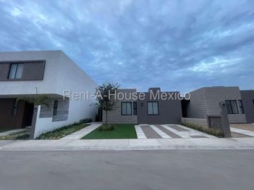 VENTA. Puerta Real - Casa de una planta con 2 recámaras