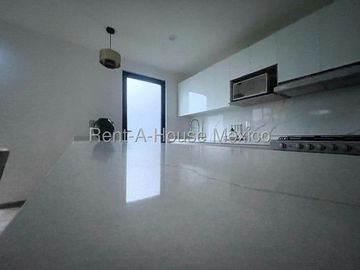 VENTA. Puerta Real - Casa de una planta con 2 recámaras