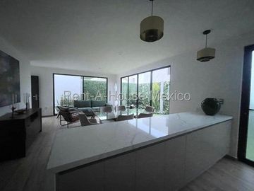 VENTA. Puerta Real - Casa de una planta con 2 recámaras