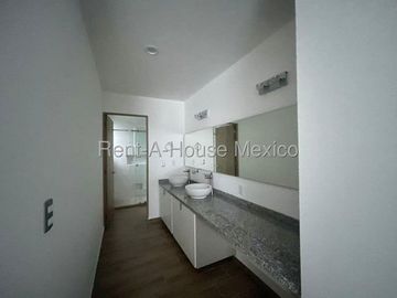 VENTA. Puerta Real - Casa de una planta con 2 recámaras