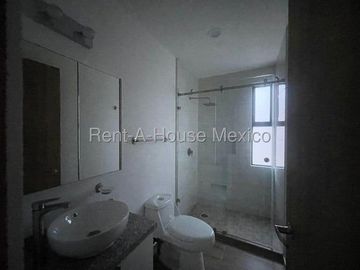VENTA. Puerta Real - Casa de una planta con 2 recámaras