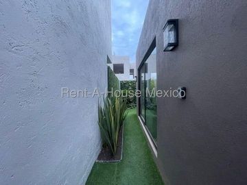 VENTA. Puerta Real - Casa de una planta con 2 recámaras