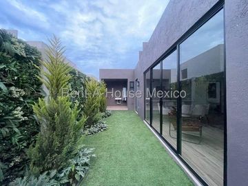 VENTA. Puerta Real - Casa de una planta con 2 recámaras